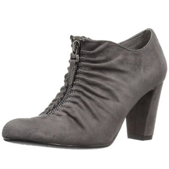 AEROSOLES Shoes - NIB Aerosoles Fortunate Gray Booties